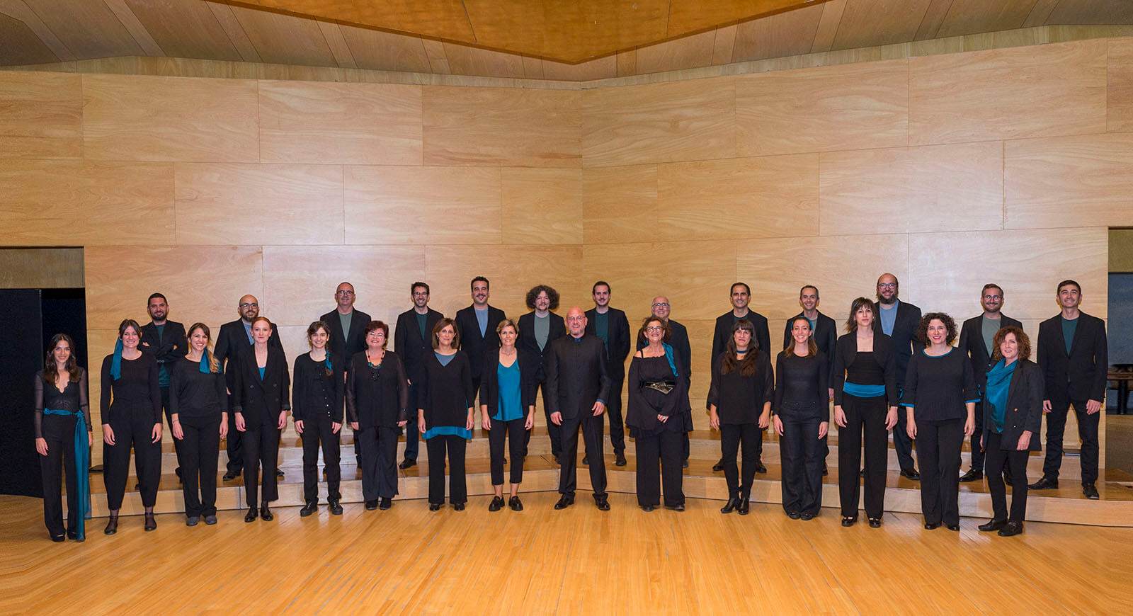 Teselas Ensemble Vocal al completo sobre el escenario